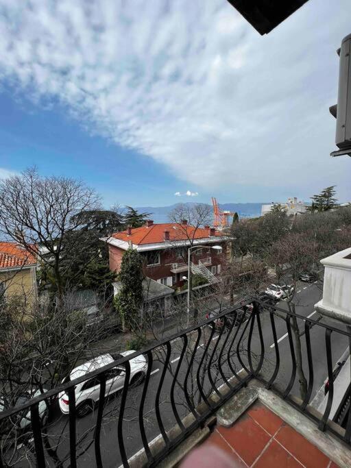 Apartment Alessio - Sea View 리예카 외부 사진